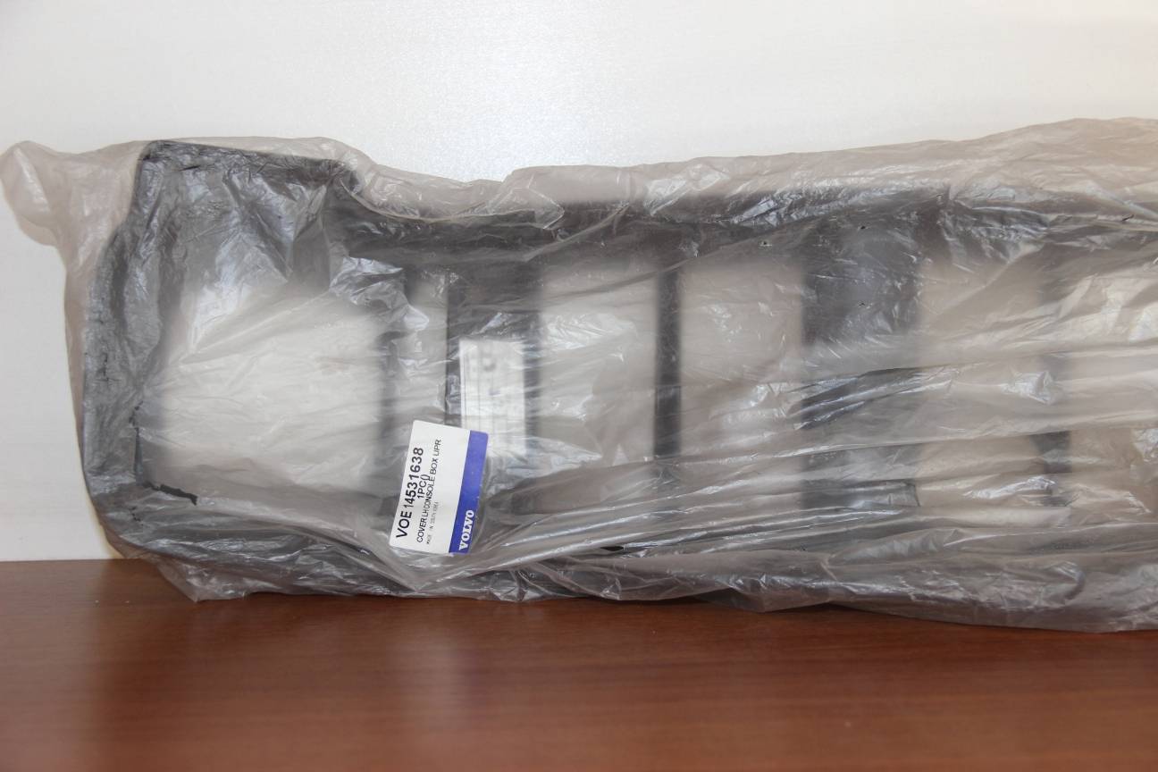 Volvo Sol Üst Konsol Kapağı